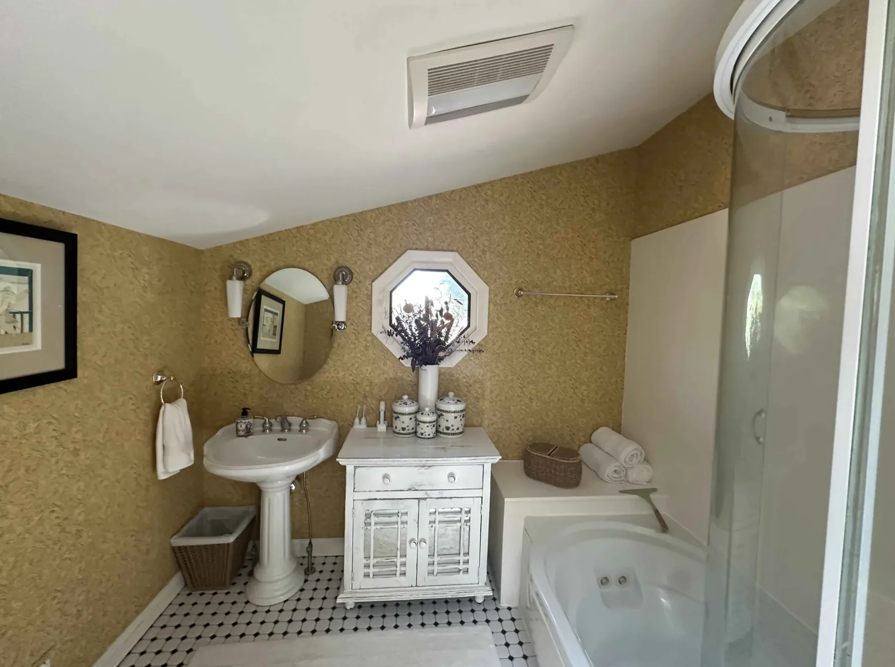 Bathroom Remodels — MC Flooring & Tile project